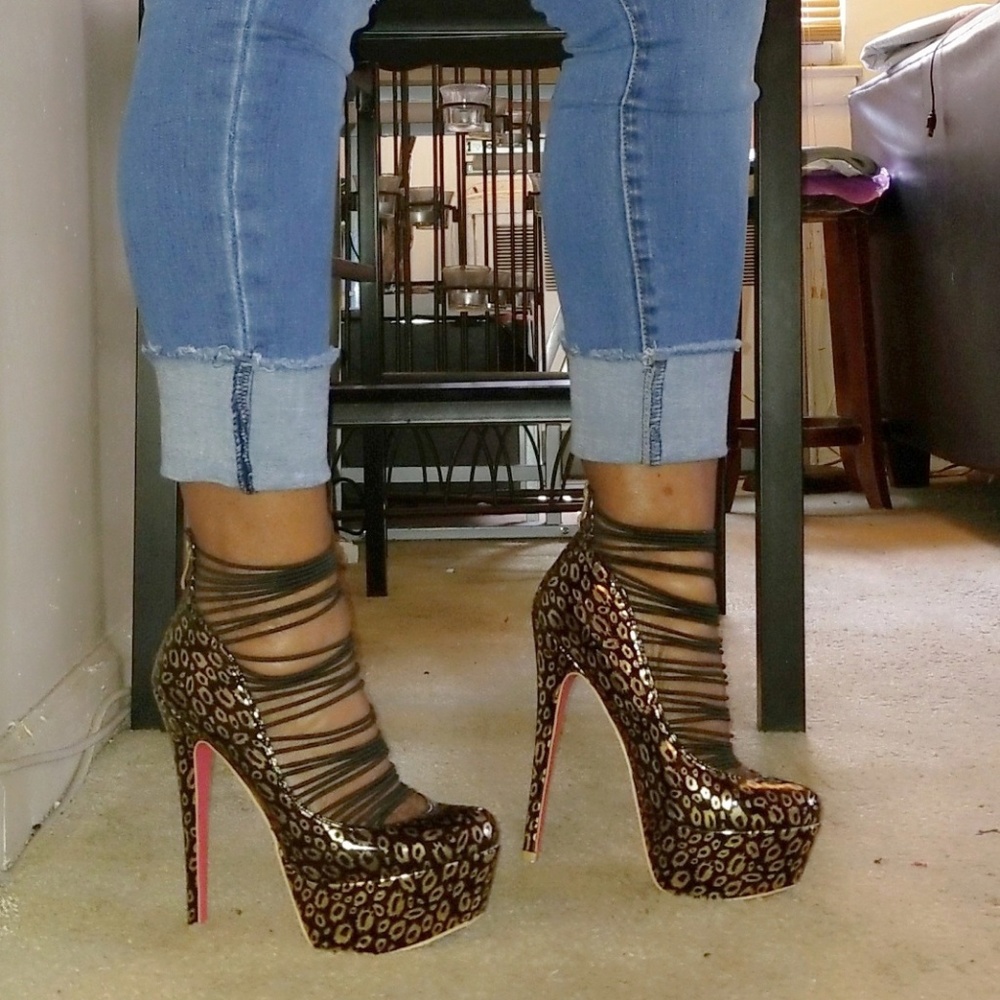 Shoes - Picture 4 of 5